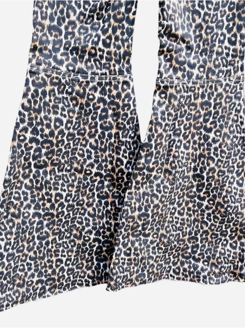 Free People NWT We the Free Leopard Print Bell
Bottom Pants Size 26 NWOT - Picture 7 of 7